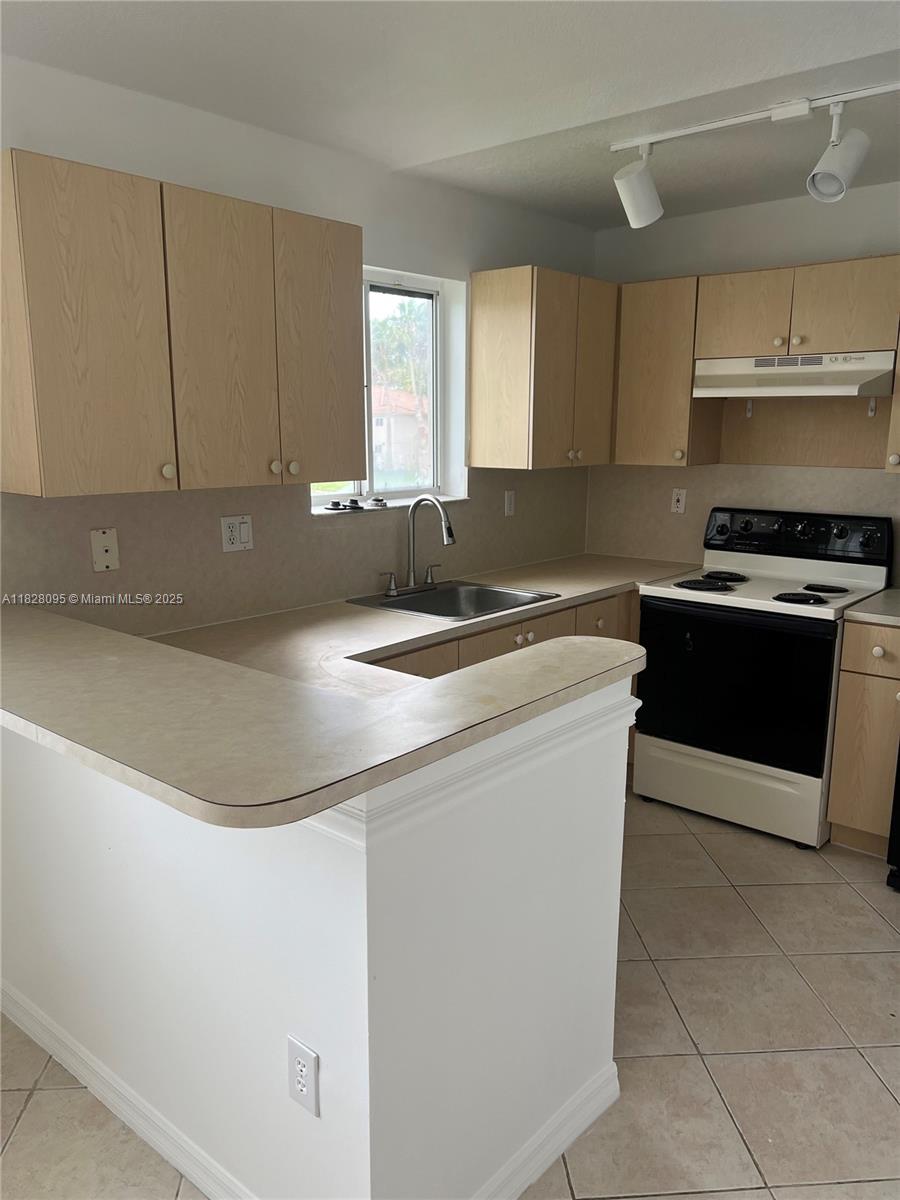 Property photo # 6