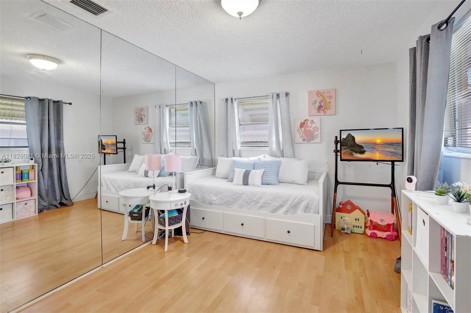 8501 NW 11th Ct, Pembroke Pines, Florida image 17
