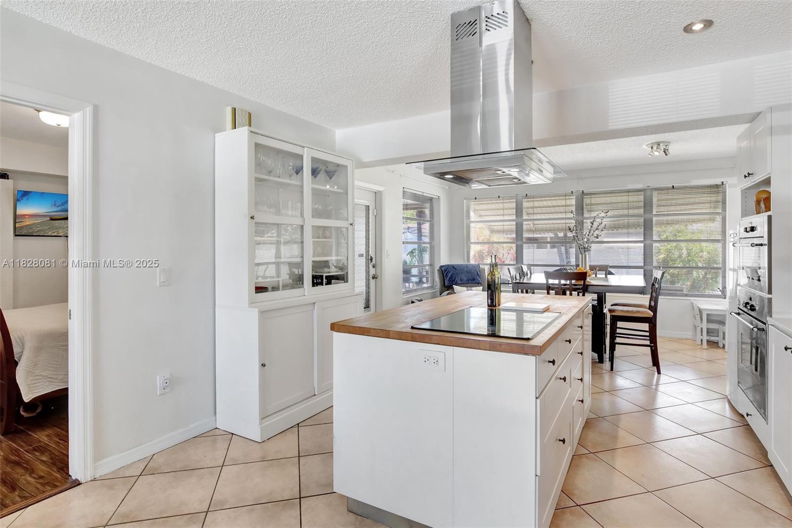 8501 NW 11th Ct, Pembroke Pines, Florida image 4