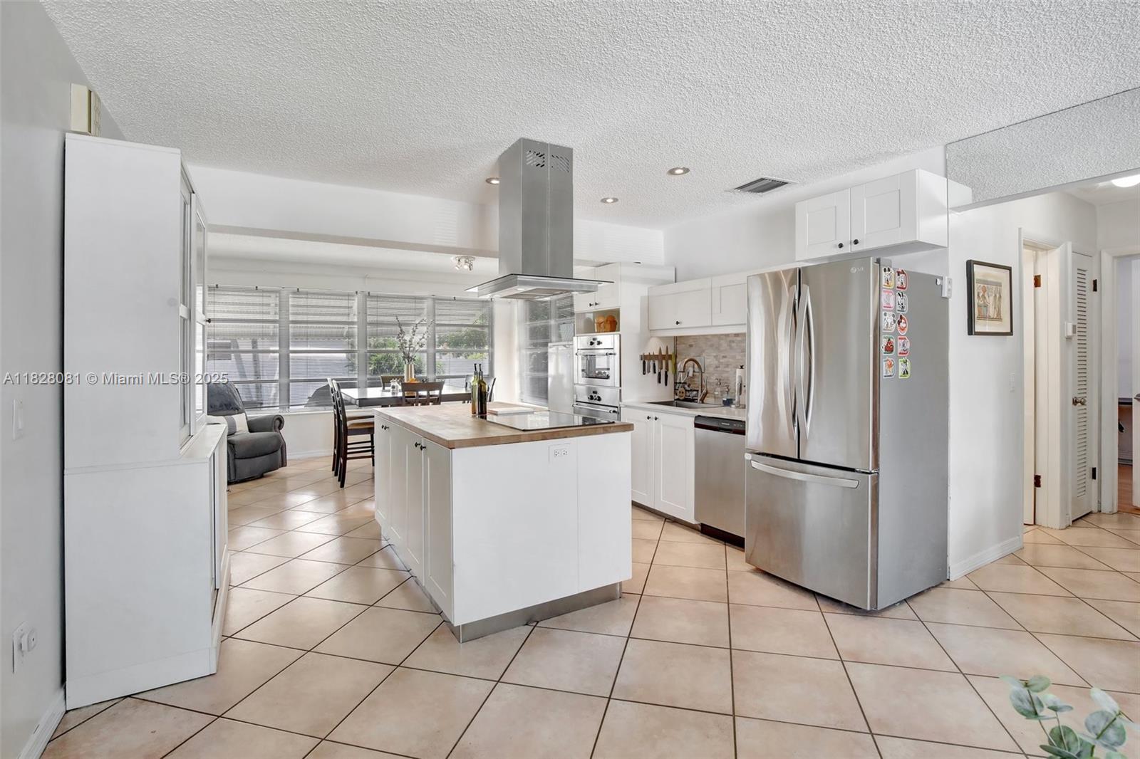 8501 NW 11th Ct, Pembroke Pines, Florida image 5