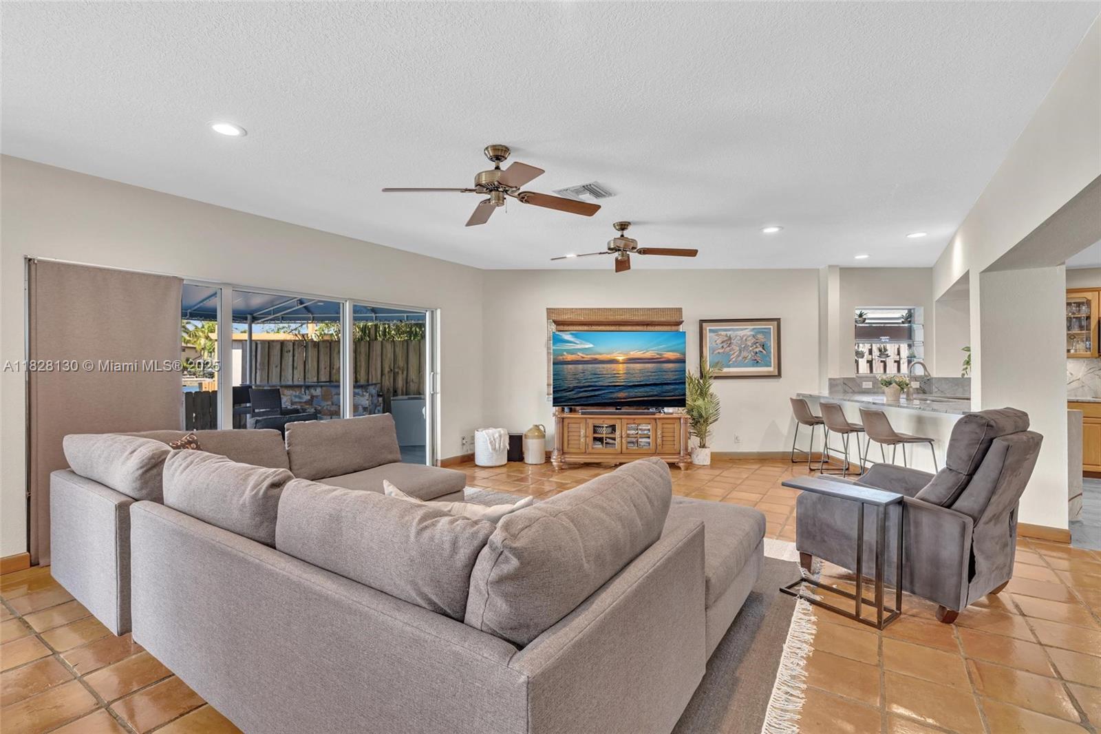 2108 NE 24th St, Wilton Manors, Florida image 10
