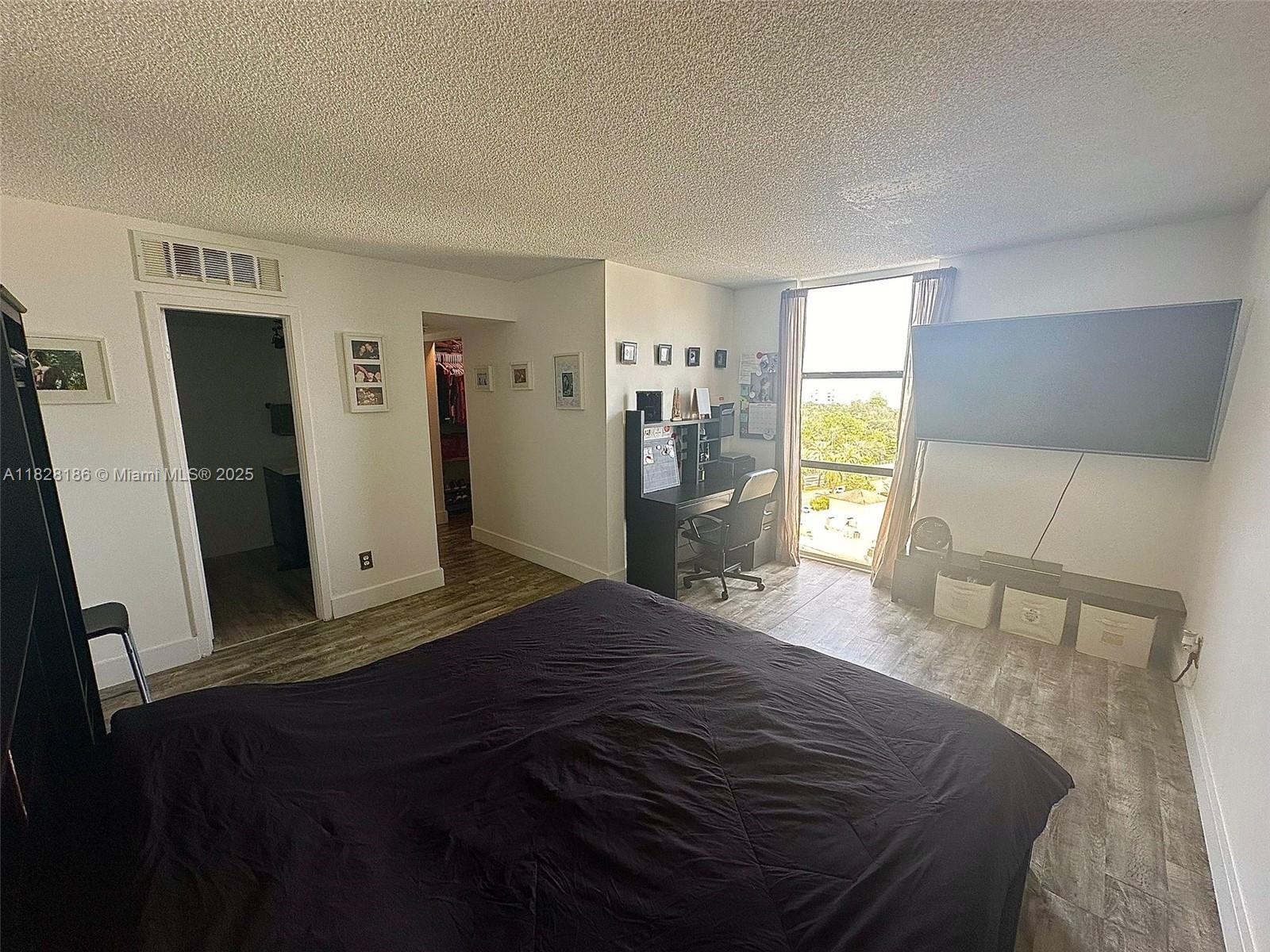 13499 Biscayne Blvd #1013, North Miami, Florida image 17