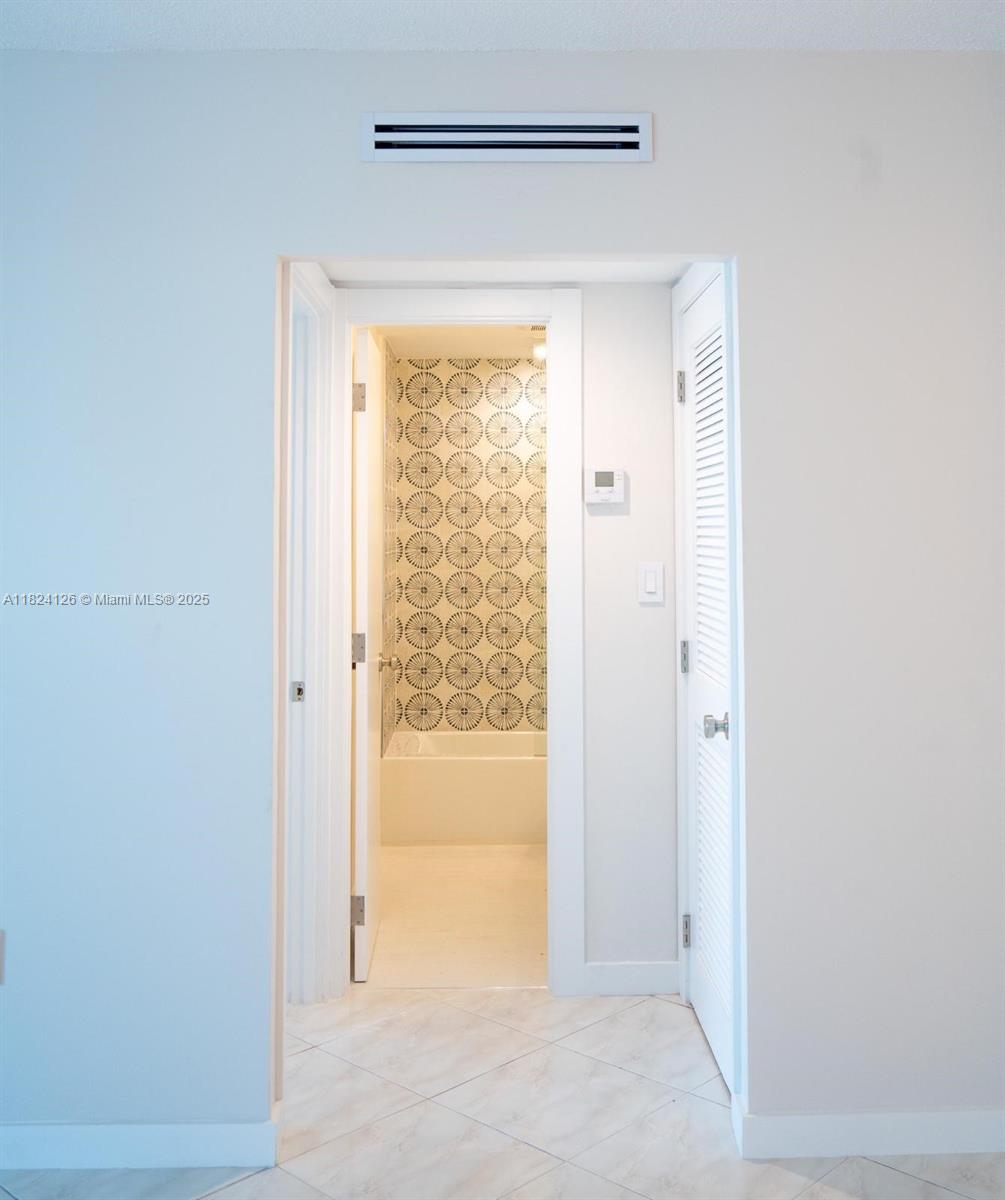 400 Kings Point Dr #1222, Sunny Isles Beach, Florida image 9