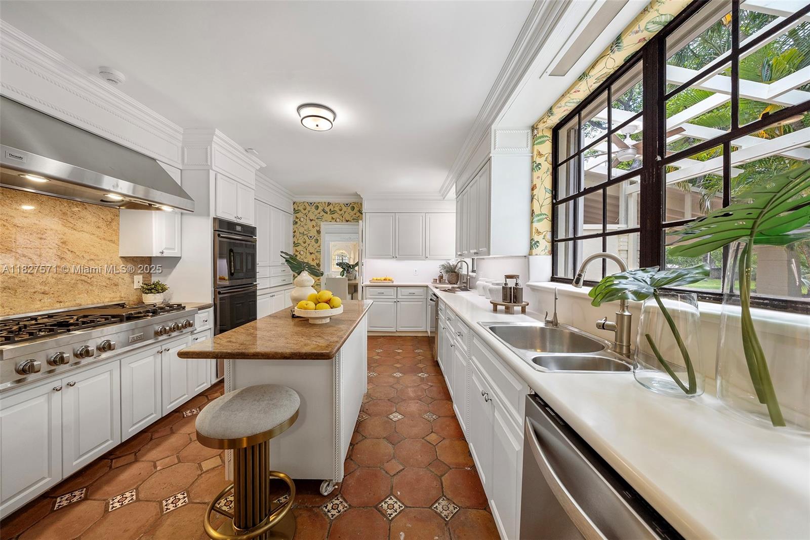 3500 Pine Tree Dr, Miami Beach, Florida image 11