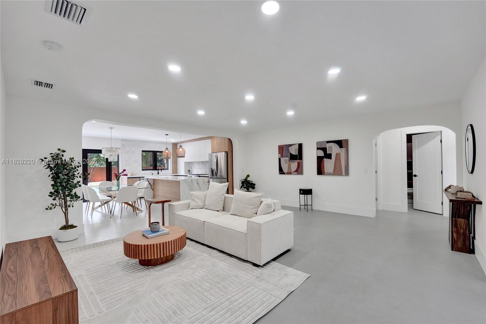 5850 Rose Ter, Plantation, Florida image 15