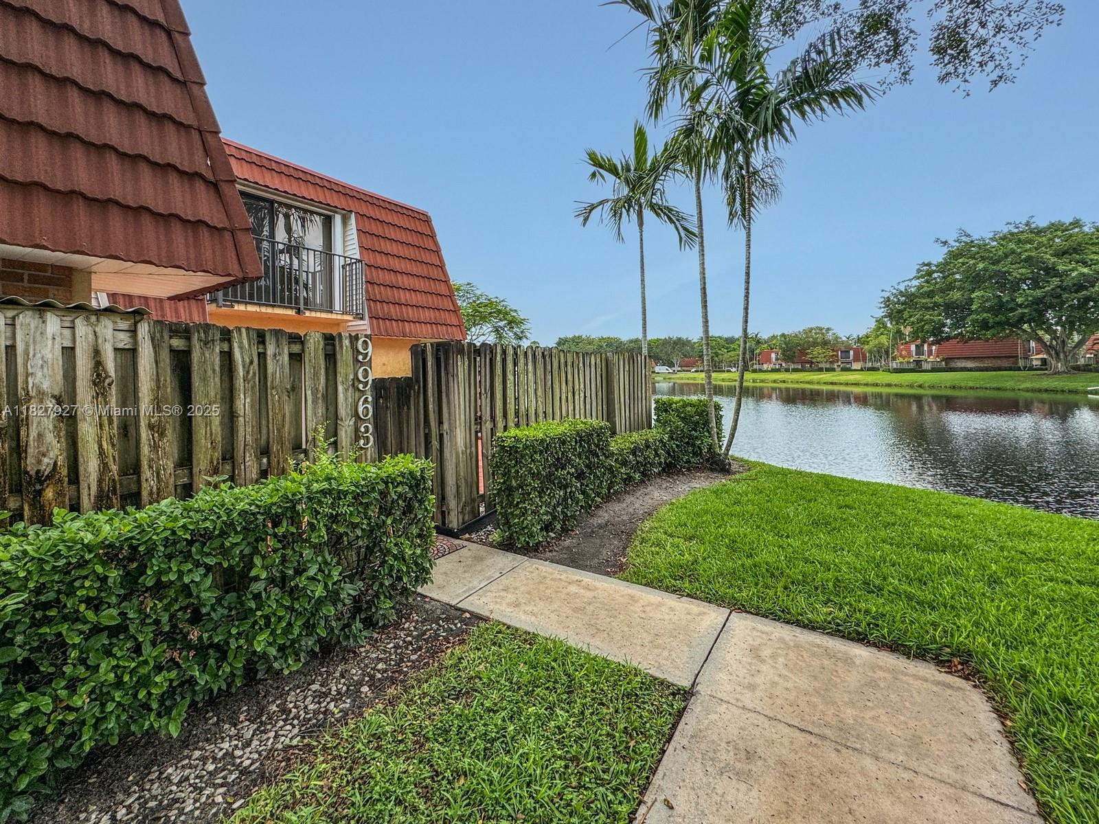 9963 NW 6th Ct, Plantation, Florida image 2