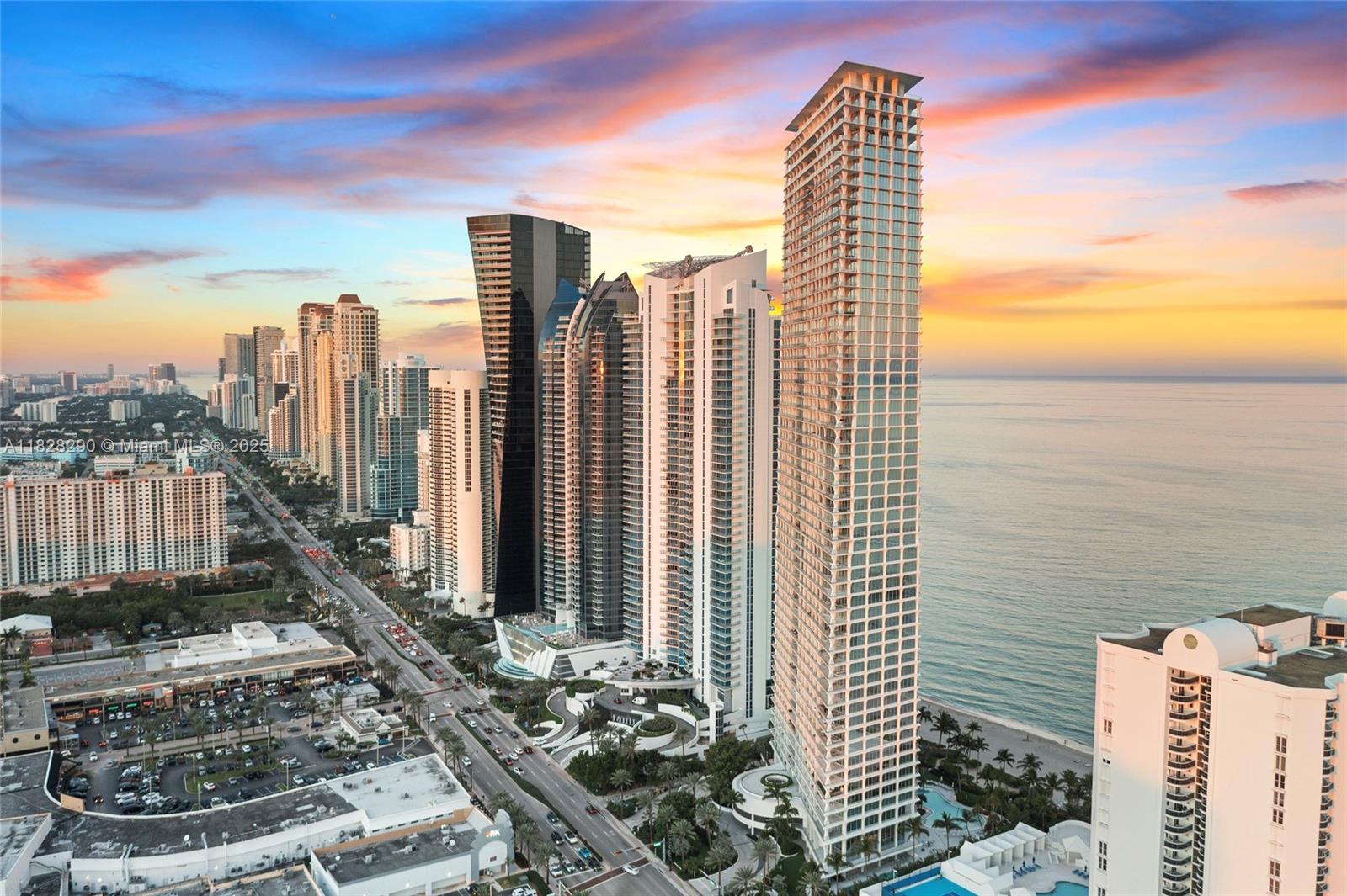 Apartamento à Venda em Sunny Isles Beach, FL