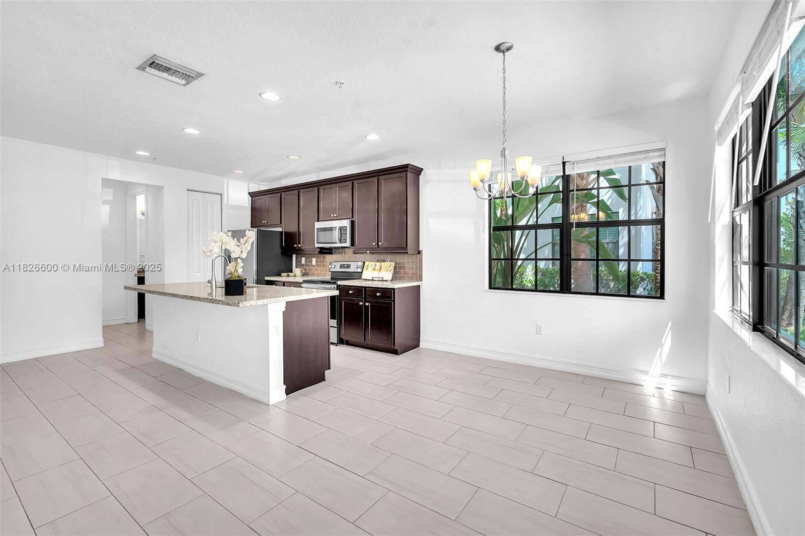 11735 SW 13th Ct, Pembroke Pines, Florida image 13