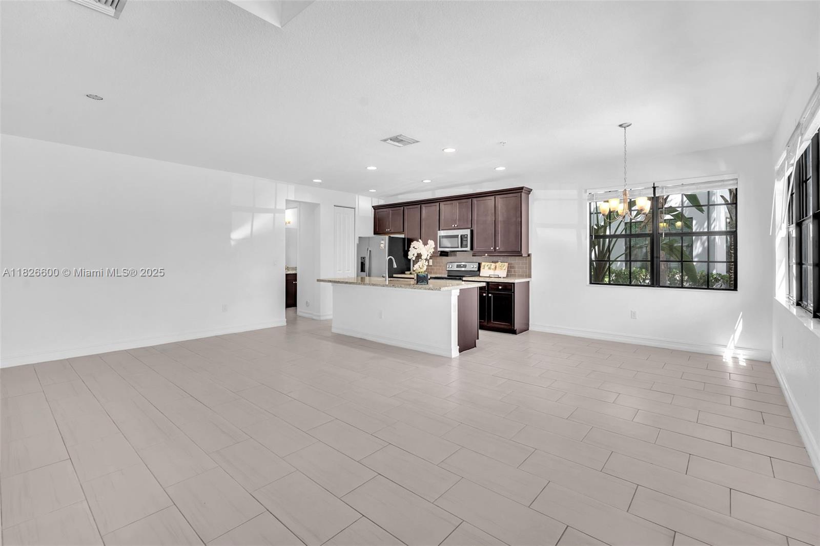 11735 SW 13th Ct, Pembroke Pines, Florida image 4