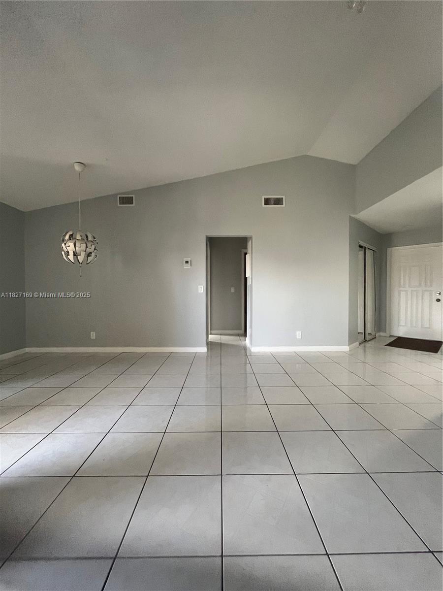 6298 NW 170th Ln, Hialeah, Florida image 5