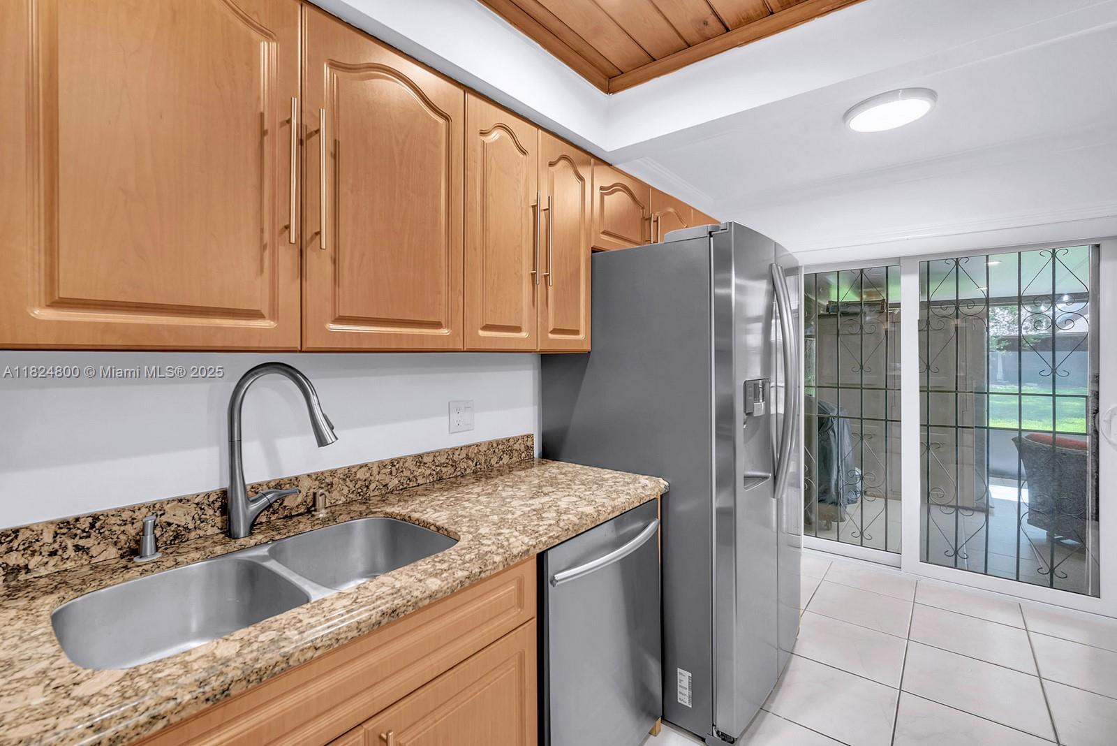 1621 NW 96th Ter, Pembroke Pines, Florida image 11