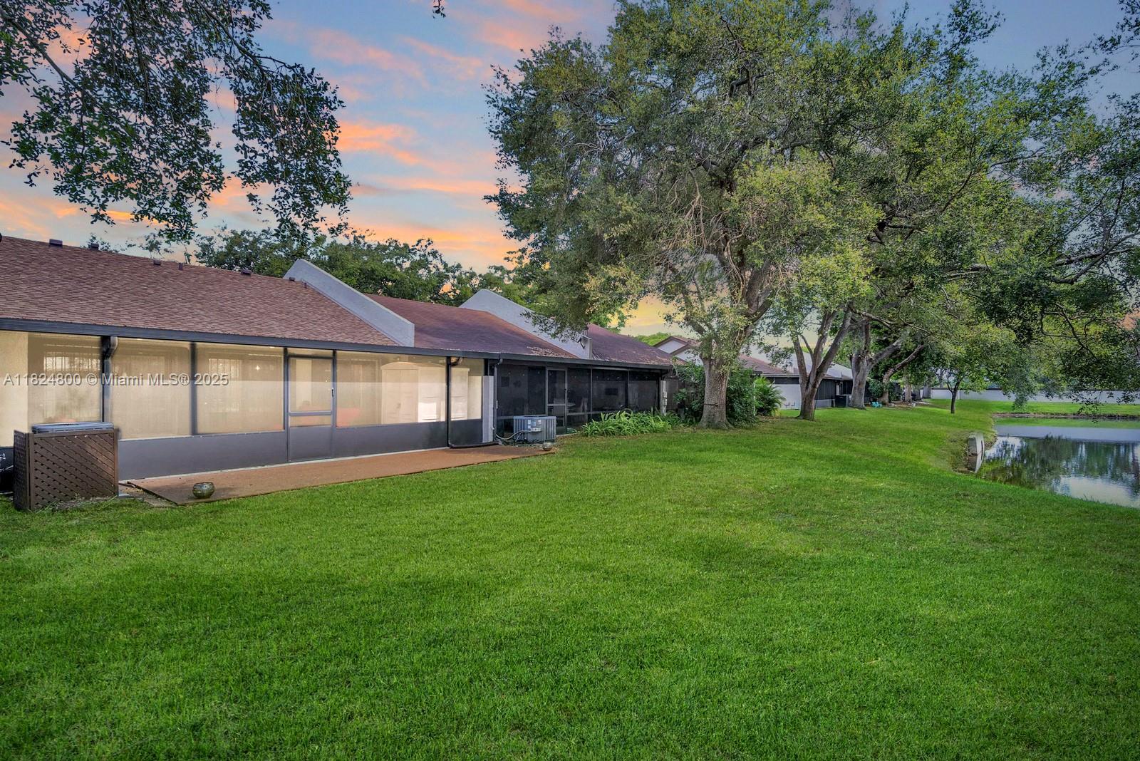 1621 NW 96th Ter, Pembroke Pines, Florida image 24