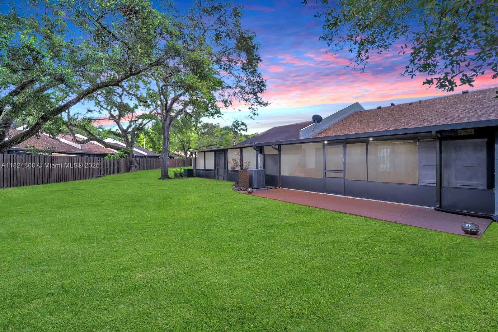 1621 NW 96th Ter, Pembroke Pines, Florida image 25