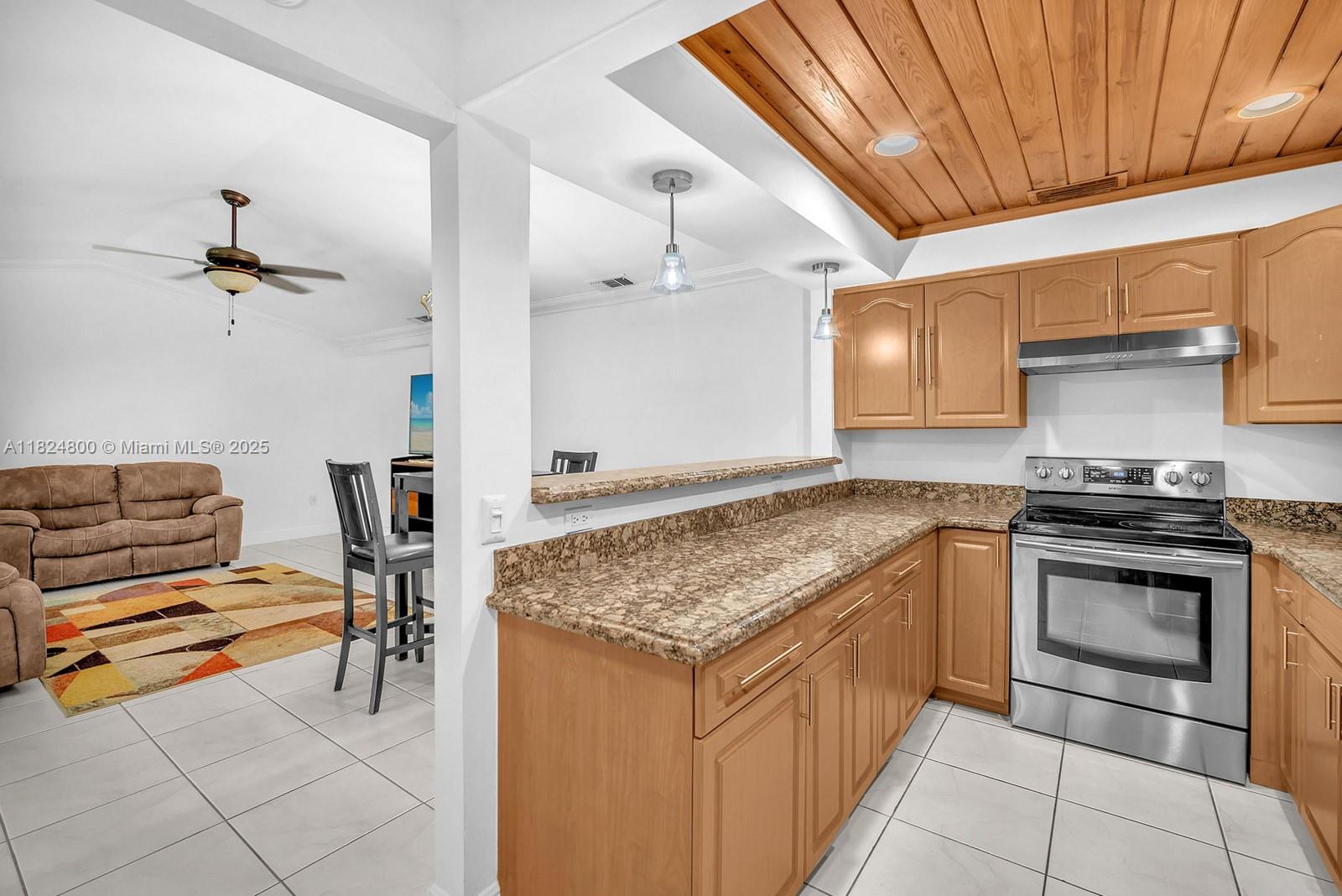 1621 NW 96th Ter, Pembroke Pines, Florida image 9