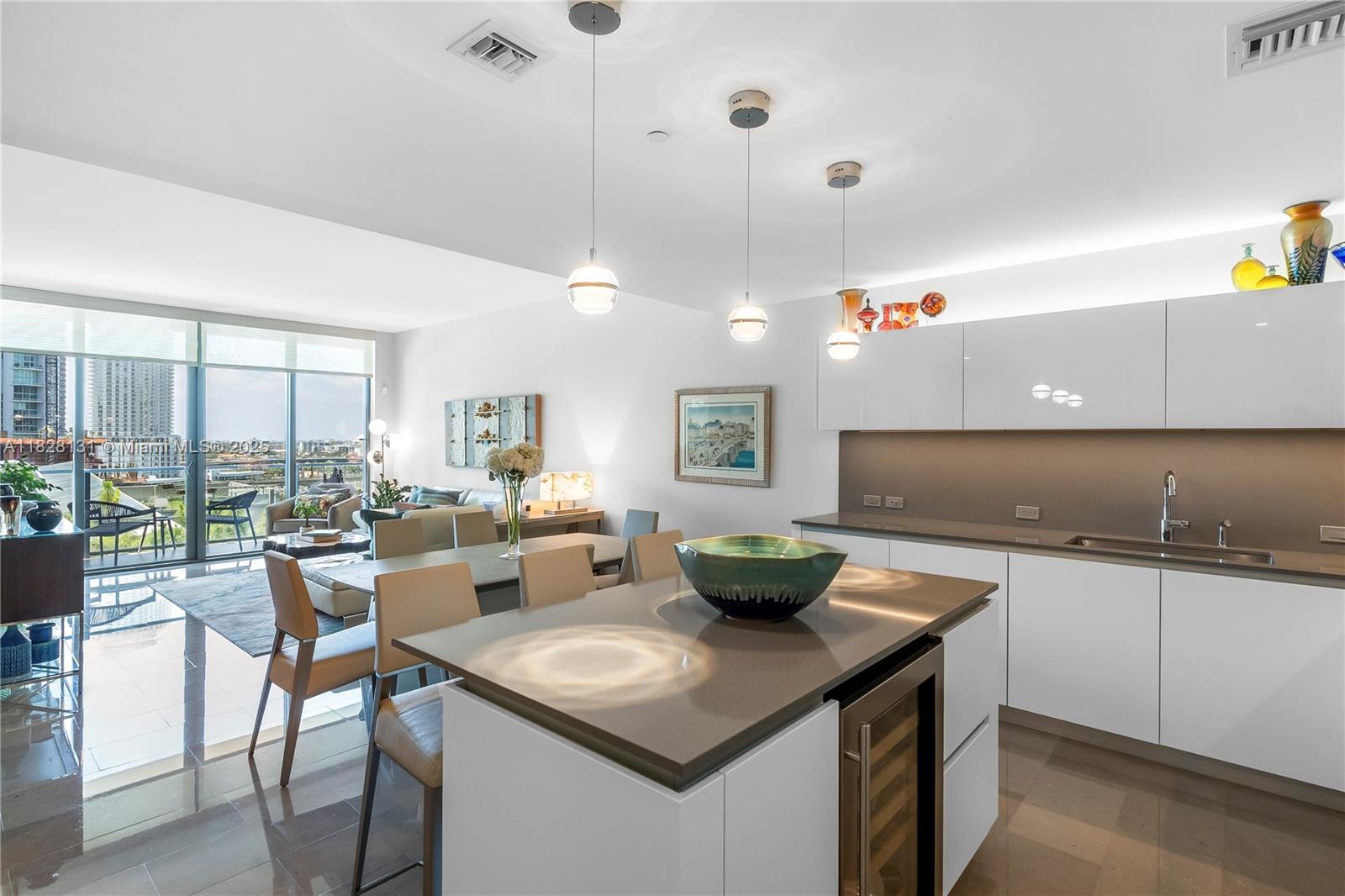 Apartamento para Alugar em Miami, FL