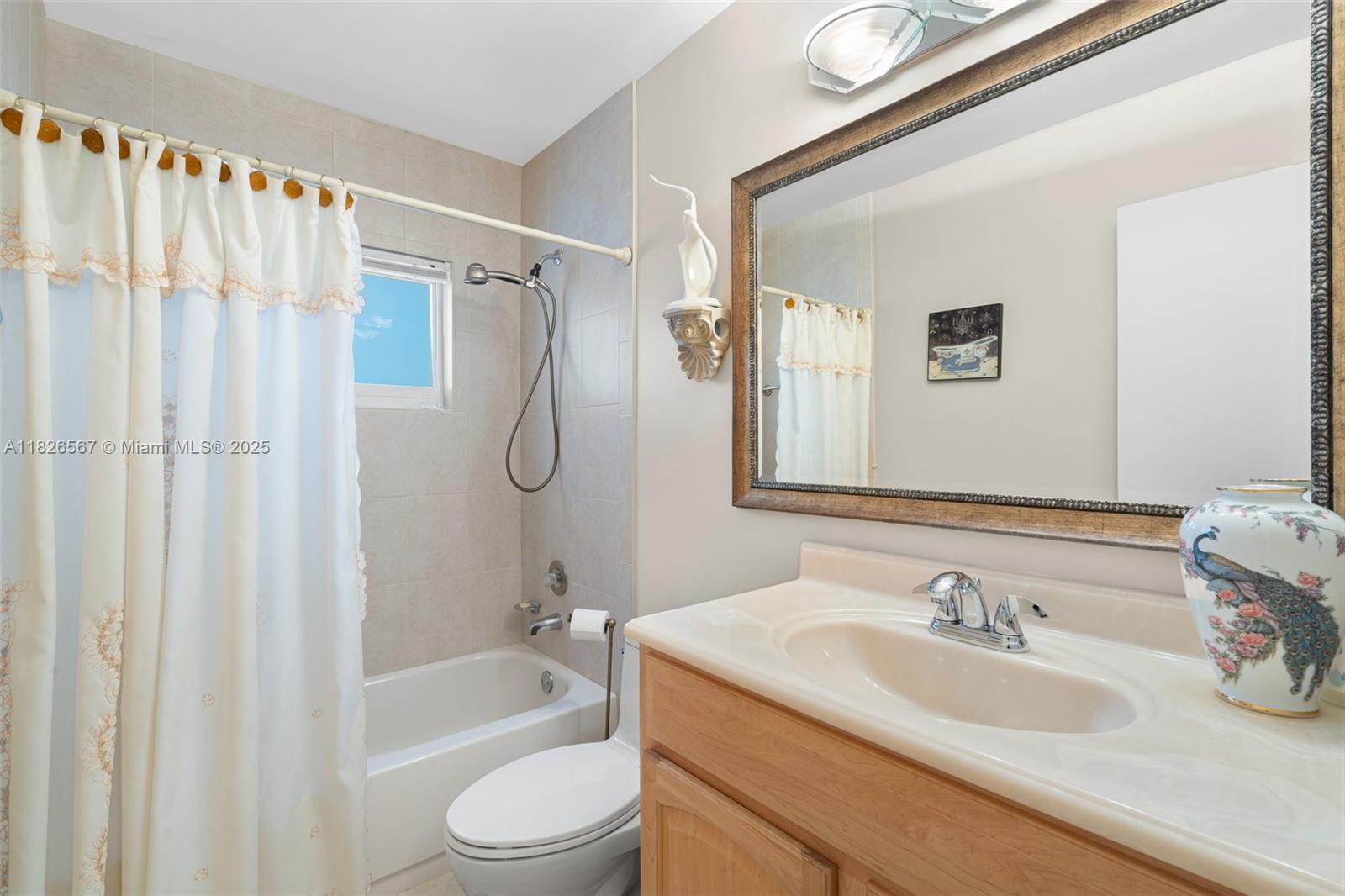 7615 NW 66th Ter, Tamarac, Florida image 17