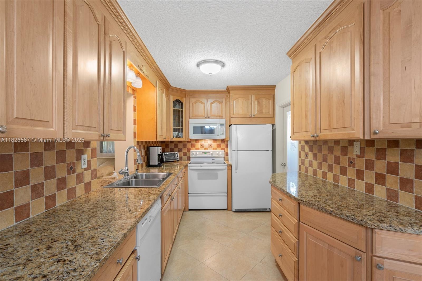 7615 NW 66th Ter, Tamarac, Florida image 9