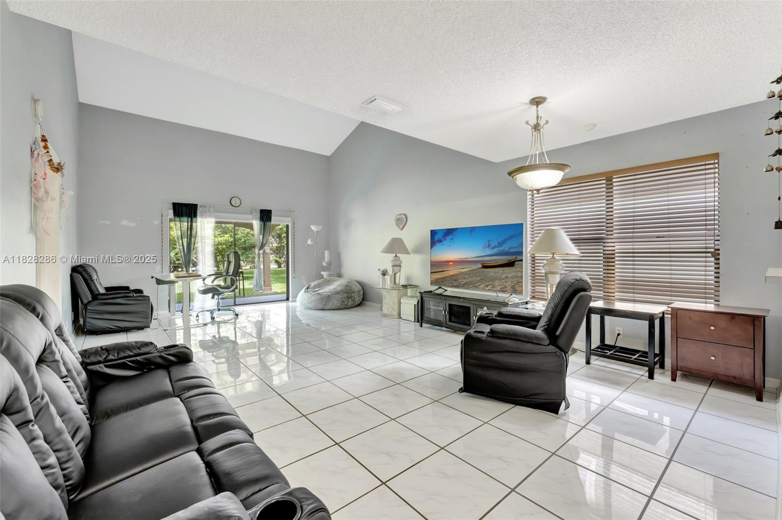 6181 Pine Tree Ln #B, Tamarac, Florida image 14