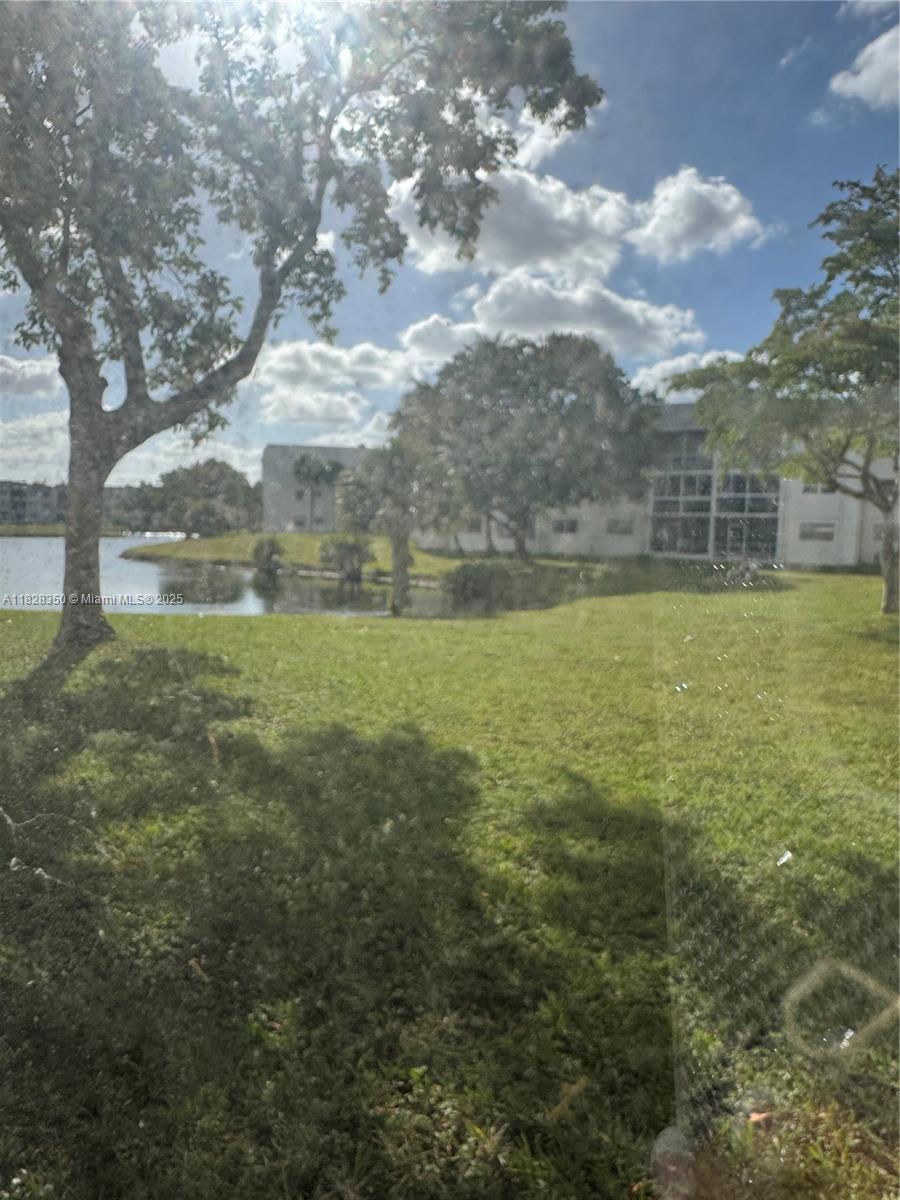 8460 Sunrise Lakes Blvd #112, Sunrise, Florida image 10