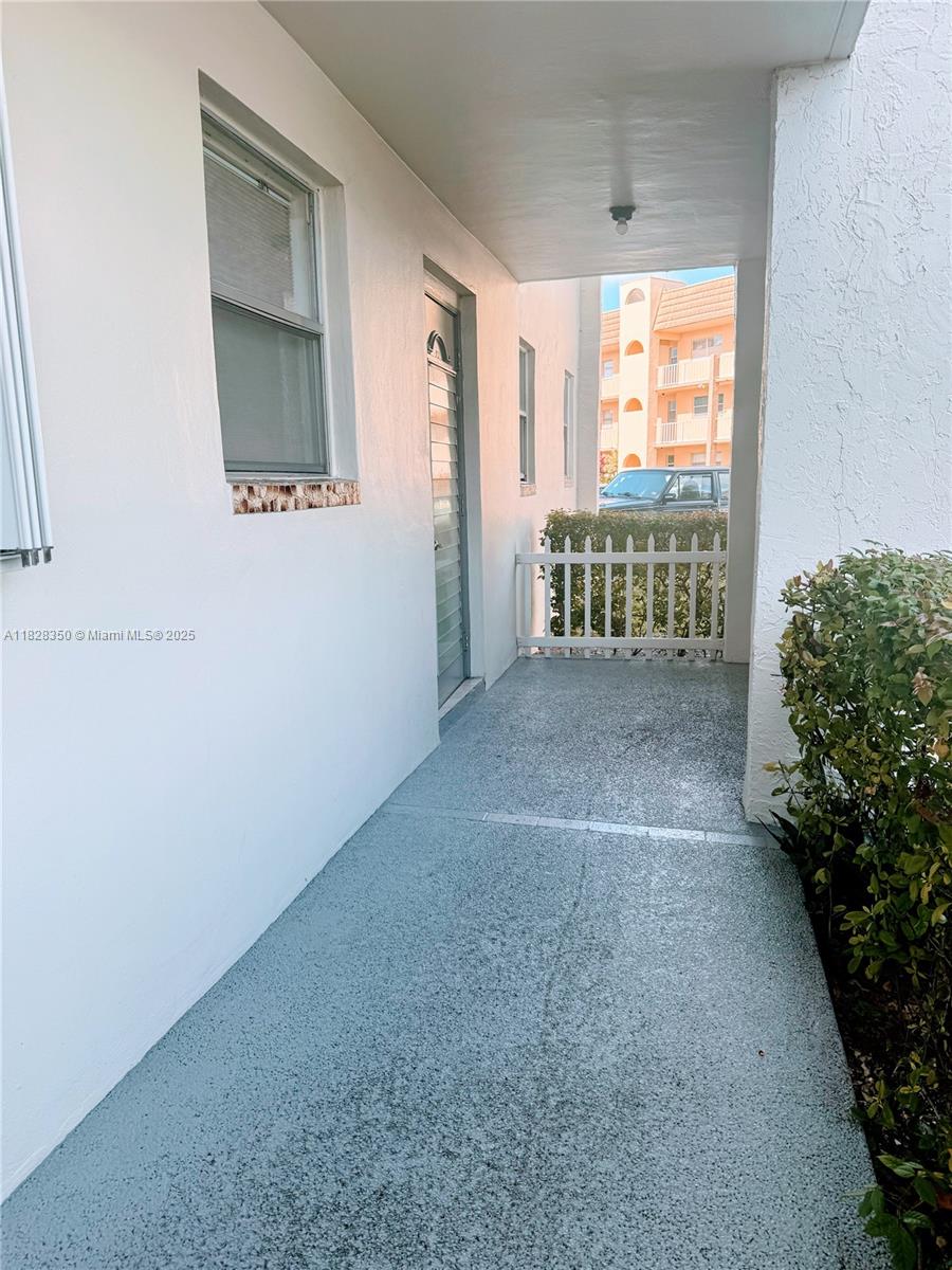 8460 Sunrise Lakes Blvd #112, Sunrise, Florida image 9