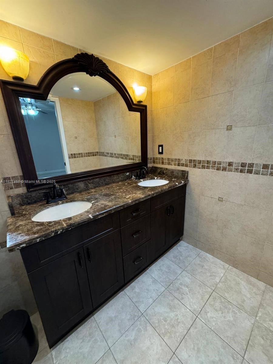 20401 NE 30th Ave #124-8, Aventura, Florida image 17