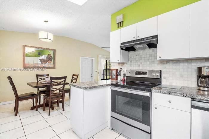 450 NE 175th St, North Miami Beach, Florida image 5