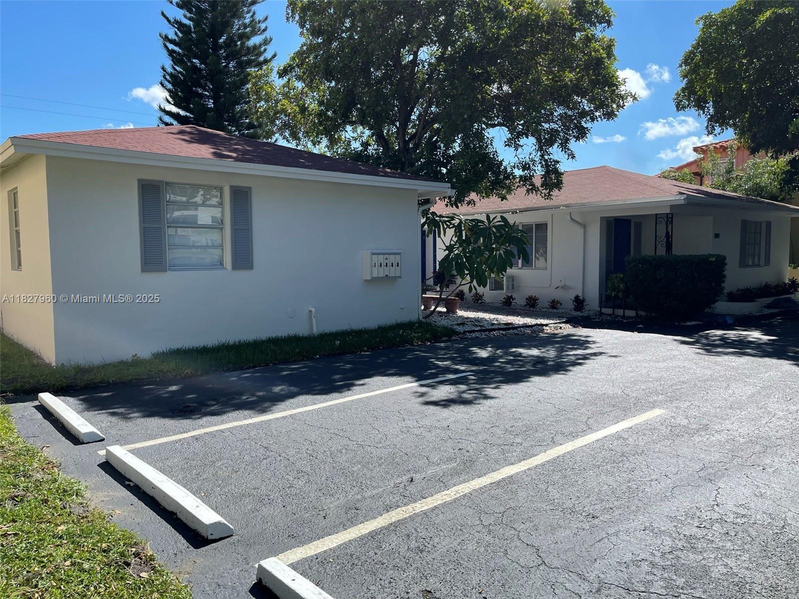 1842 Madison St, Hollywood, Florida image 3