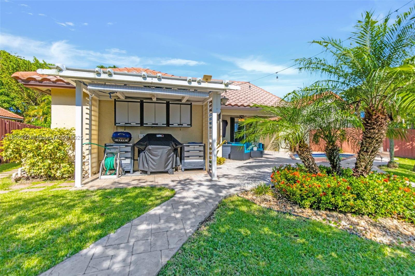 220 SW 113th Ter, Pembroke Pines, Florida image 6