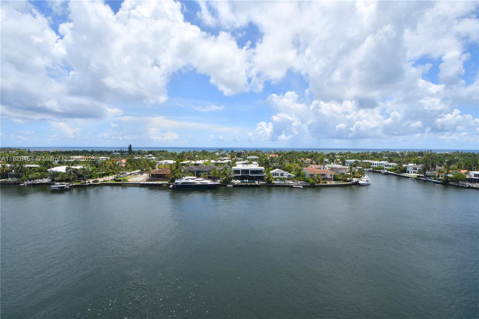 20201 E Country Club Dr #901, Aventura, Florida image 1