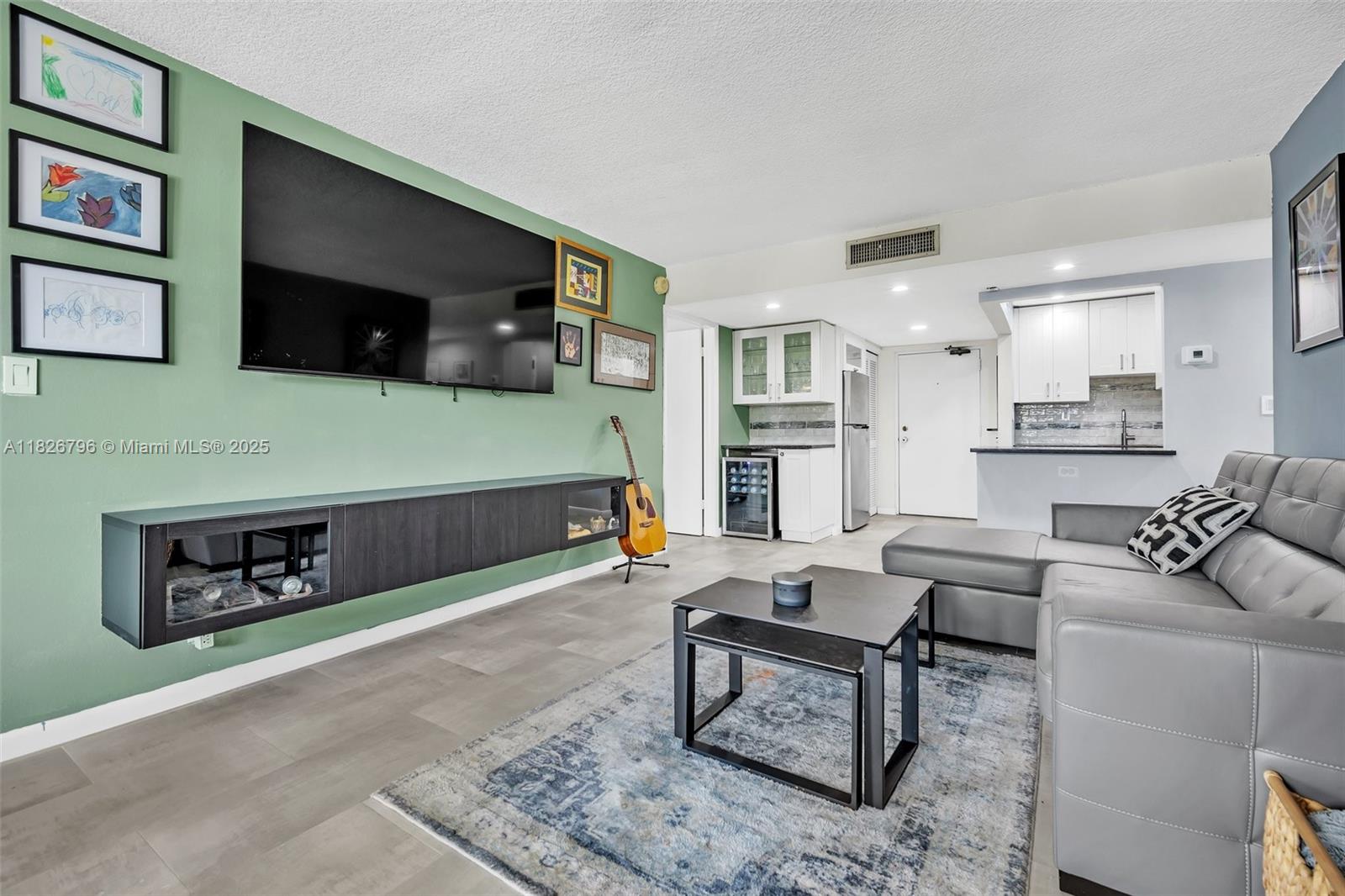 220 Lakeview Dr #308, Weston, Florida image 5