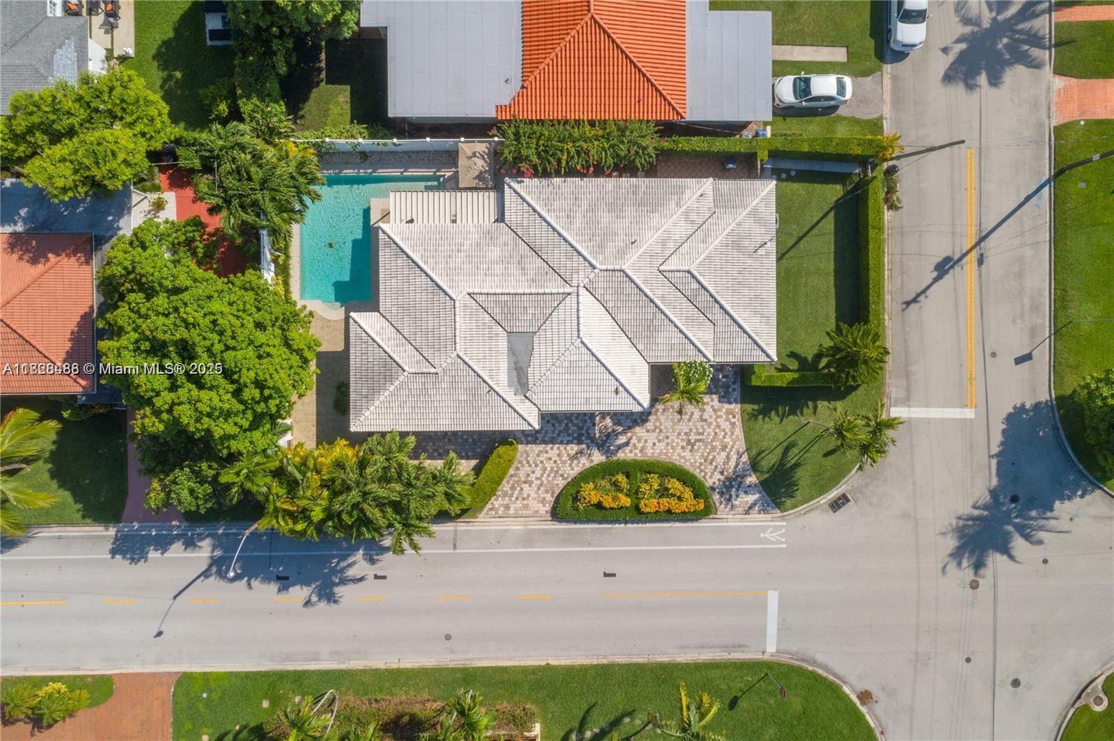 424 89th St, Surfside, Florida image 3