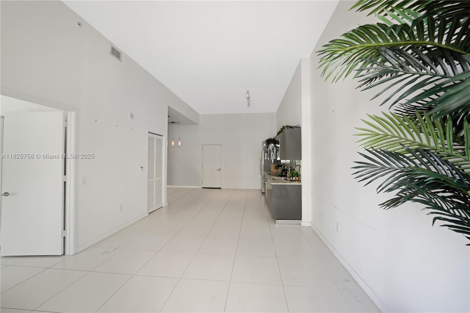31 SE 6th St #2706, Miami, Florida image 13