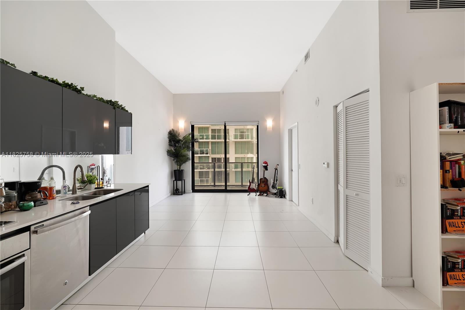 31 SE 6th St #2706, Miami, Florida image 18