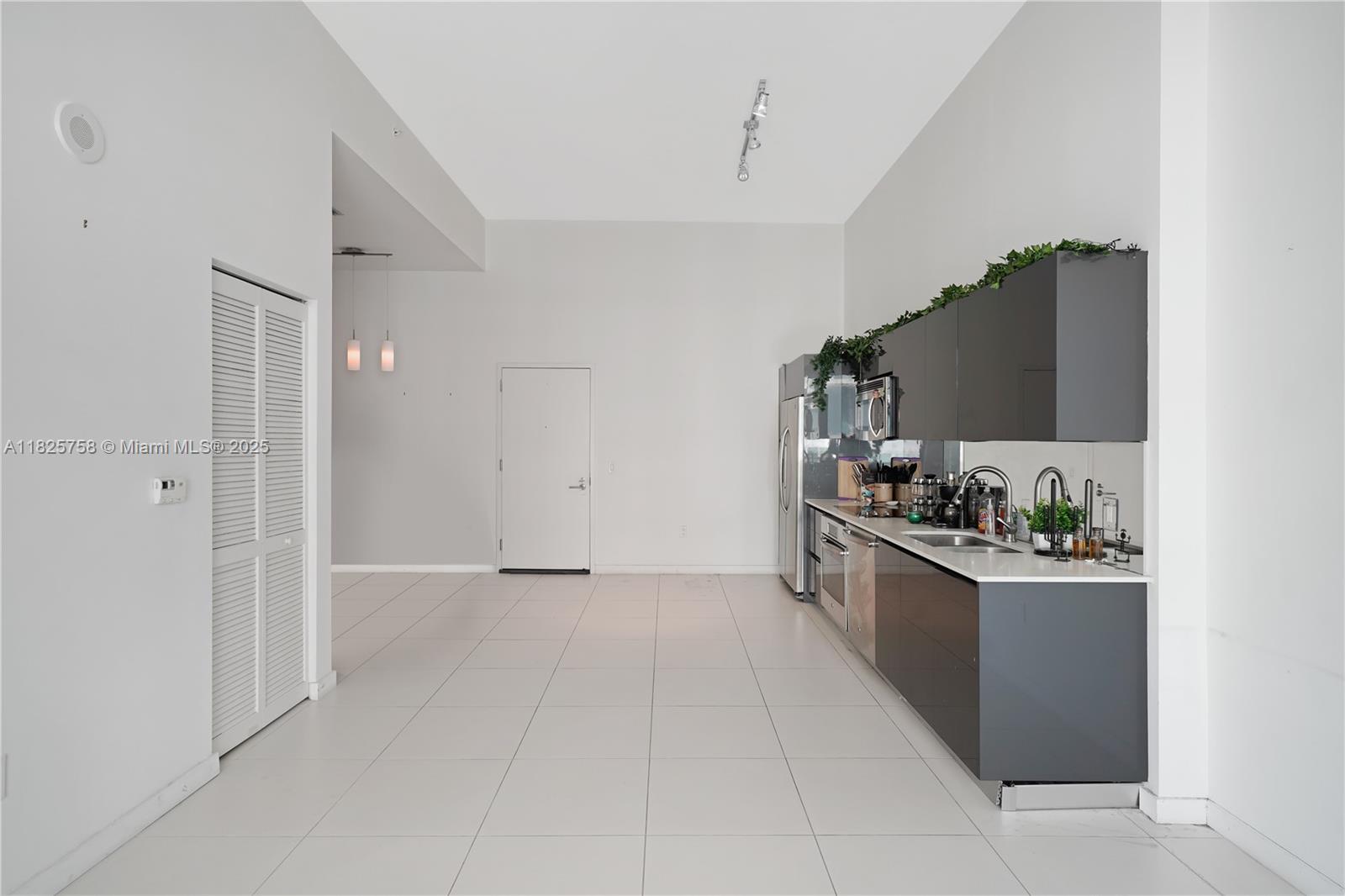 31 SE 6th St #2706, Miami, Florida image 19