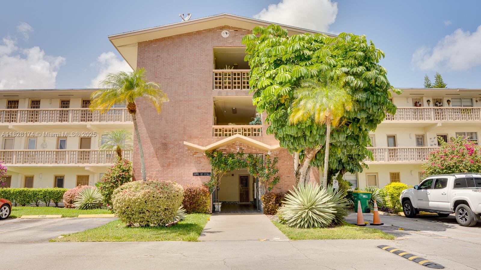 16801 NE 13th Ave #202, Miami, Florida image 32