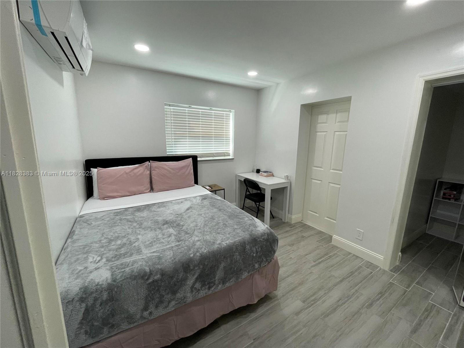 2732 NW 4th Ct, Pompano Beach, Florida image 9