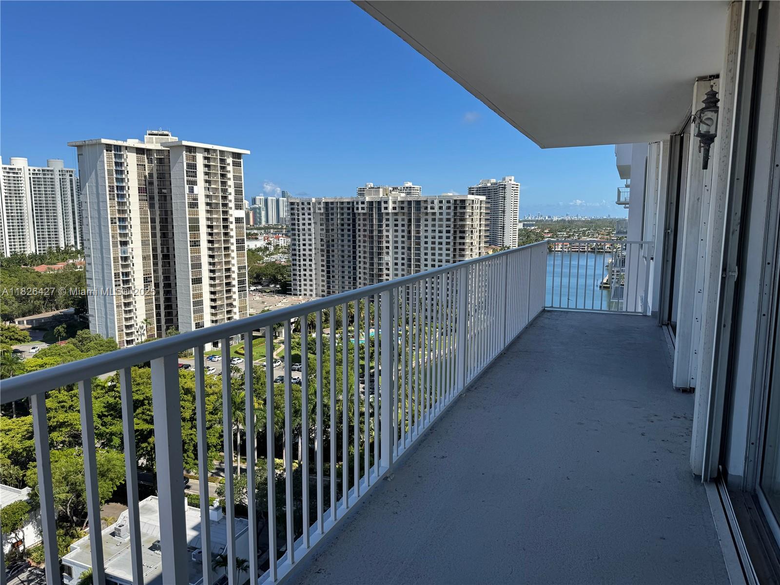 2851 NE 183rd St #1903E, Aventura, Florida image 27