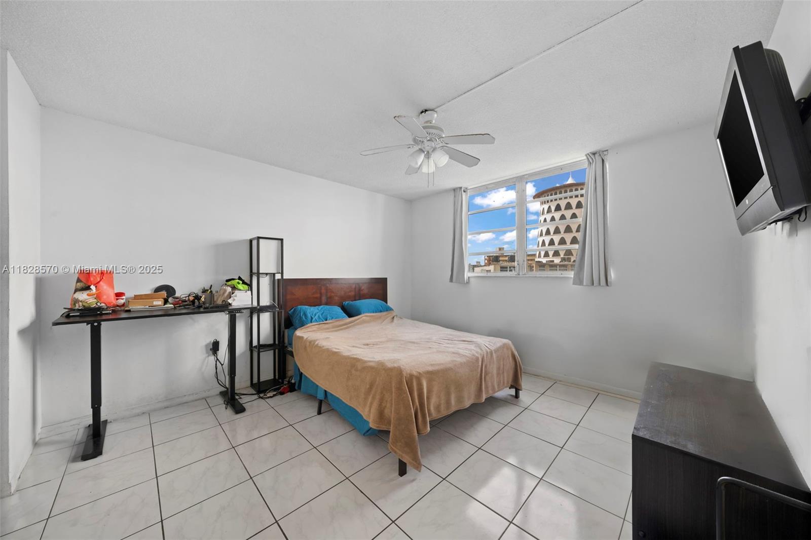 1700 NE 191st St #403, Miami, Florida image 1