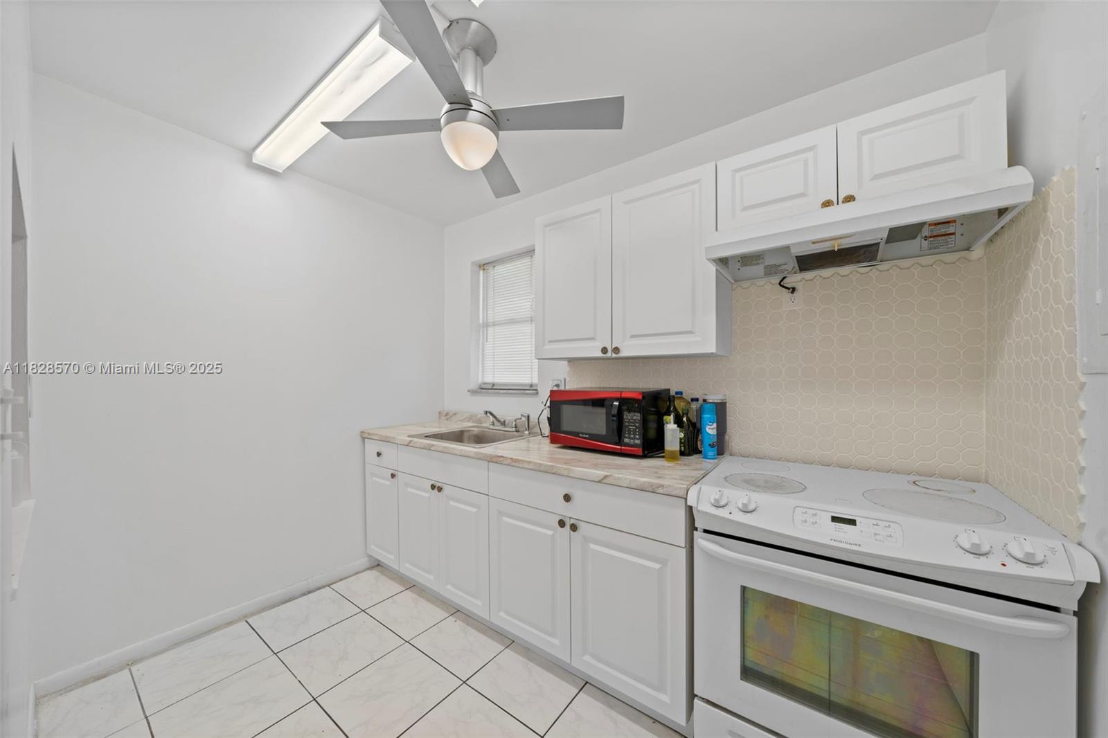 1700 NE 191st St #403, Miami, Florida image 6
