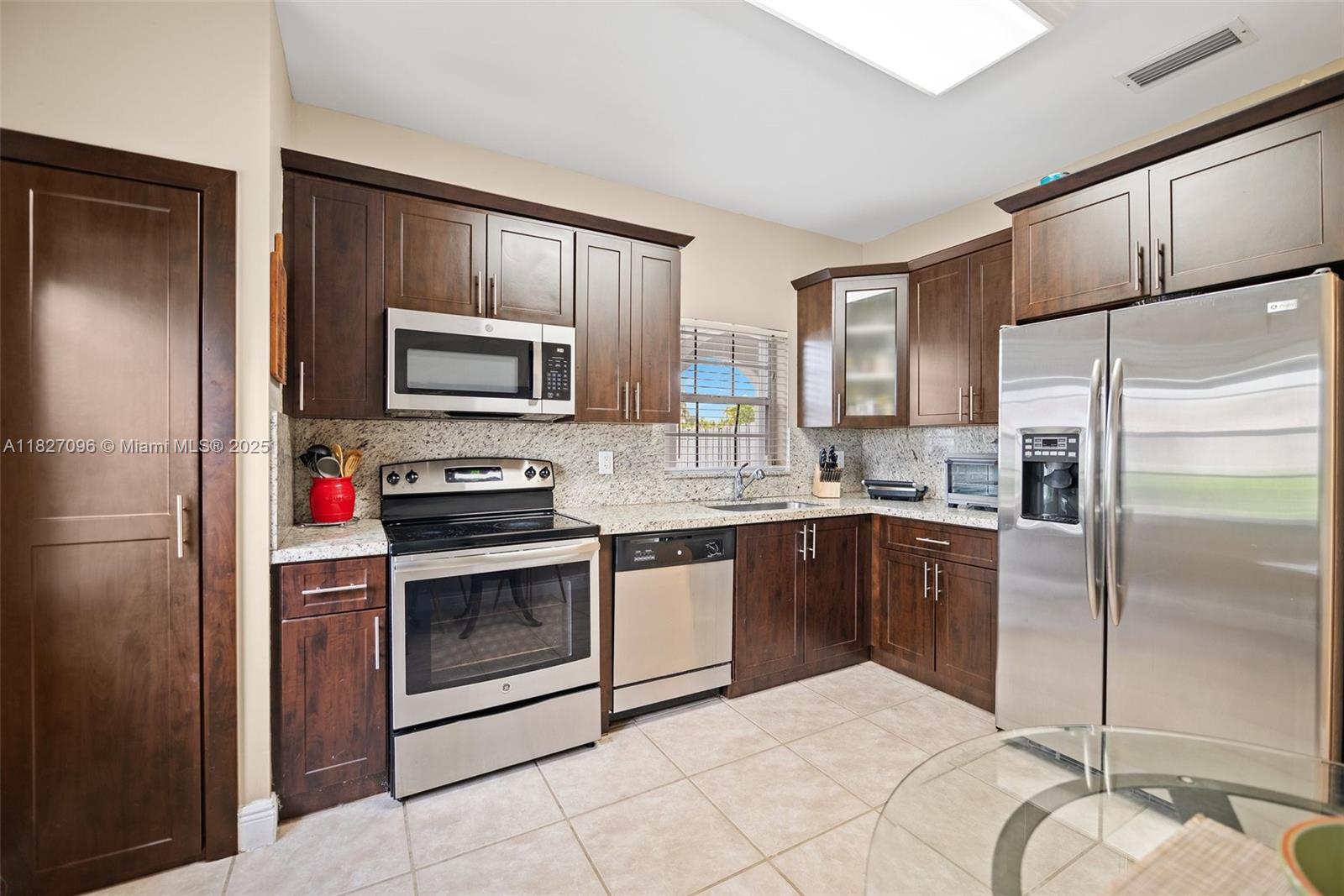 1115 SW 180th Ter, Pembroke Pines, Florida image 14
