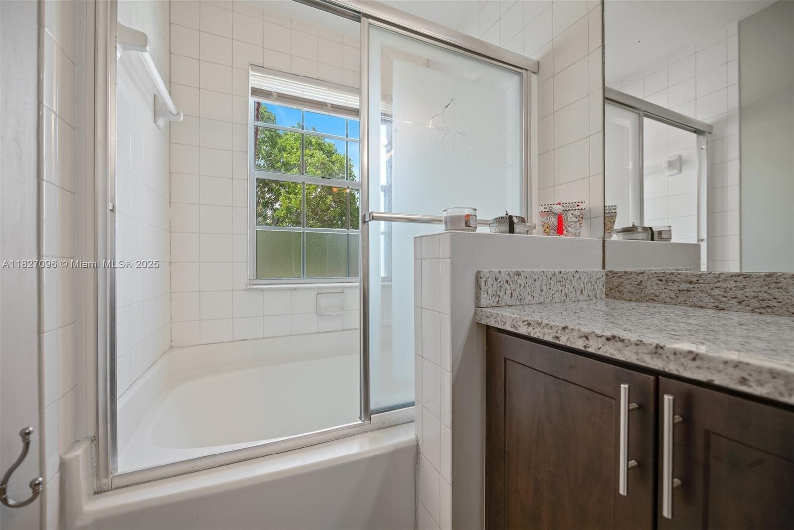 1115 SW 180th Ter, Pembroke Pines, Florida image 21