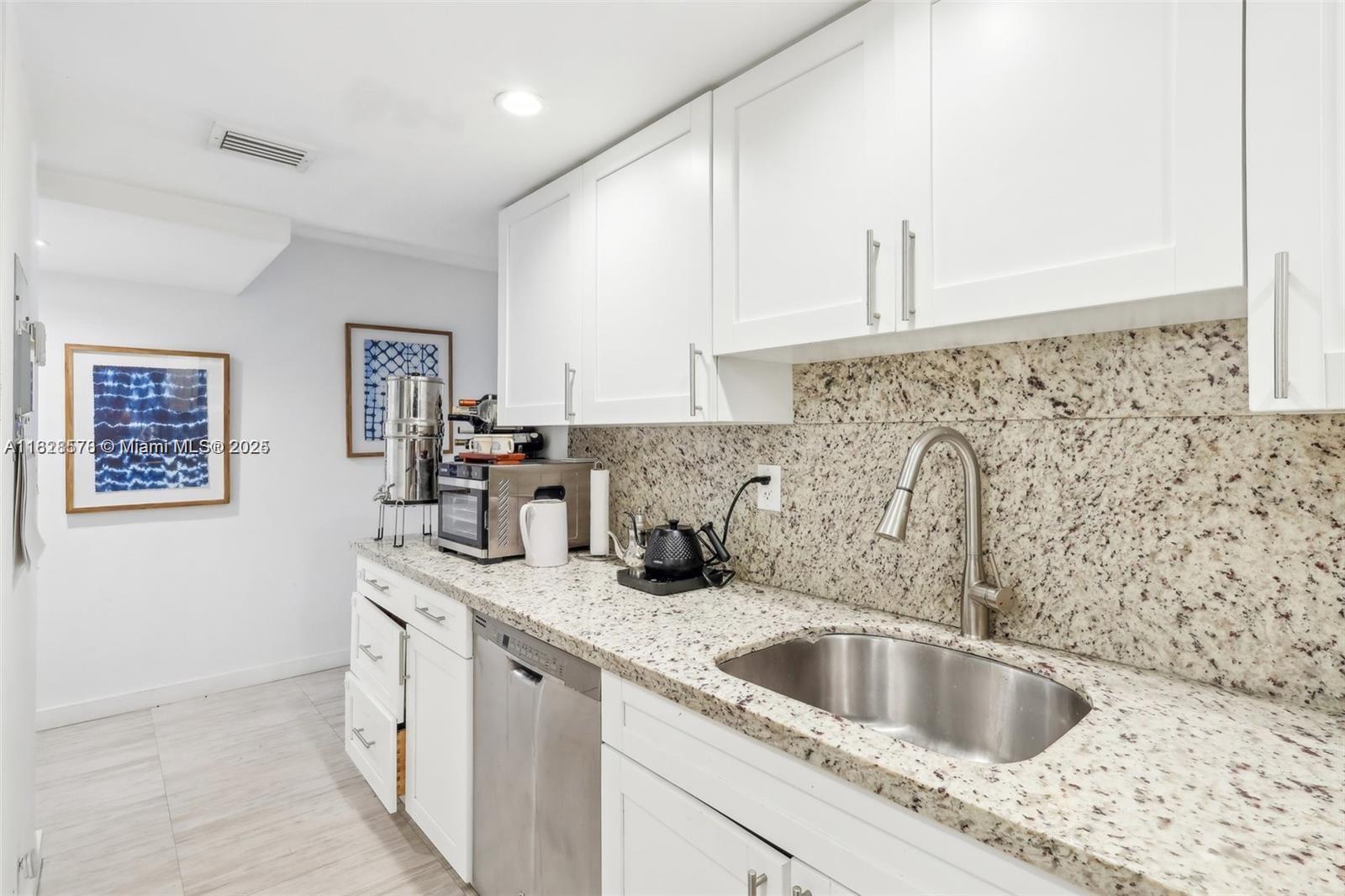 2401 Collins Ave #1011, Miami Beach, Florida image 10