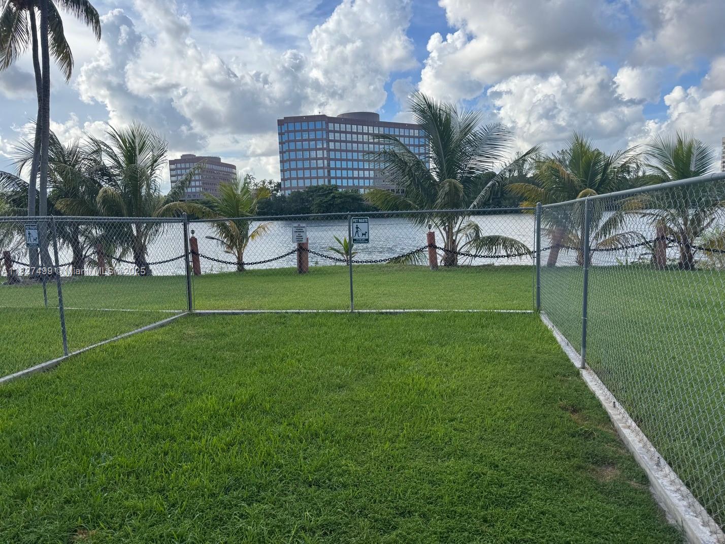 5199 NW 7th St #607, Miami, Florida image 34