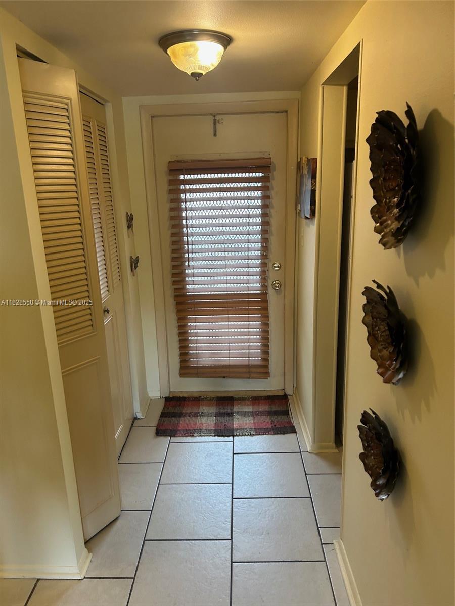 2800 W Sunrise Lakes Dr #104, Sunrise, Florida image 5