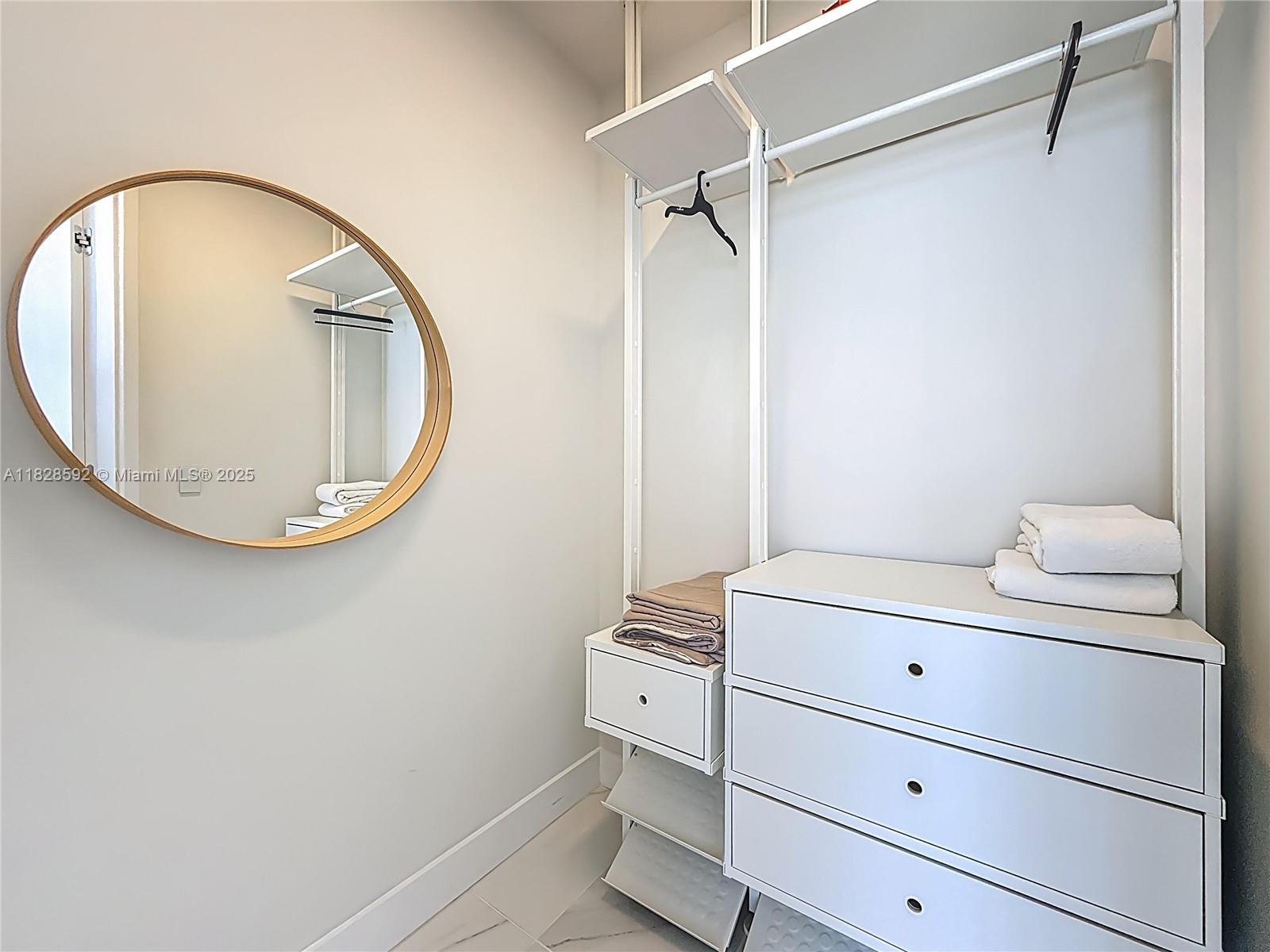 2890 N Ocean Dr, Hollywood, Florida image 32