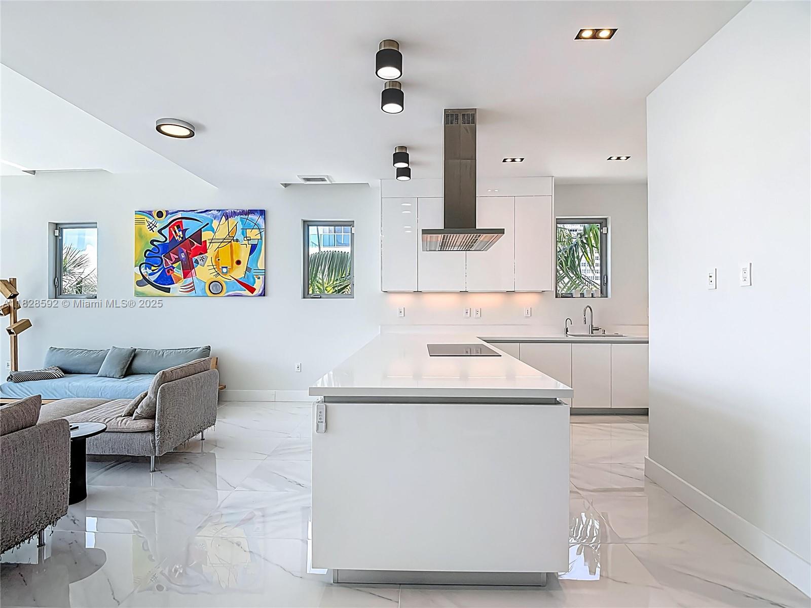 2890 N Ocean Dr, Hollywood, Florida image 6
