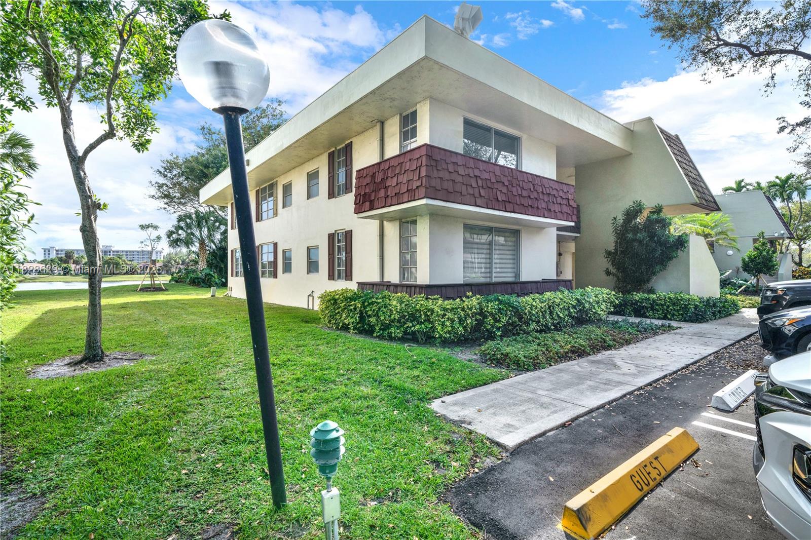 3200 N Course Ln #216, Pompano Beach, Florida image 2