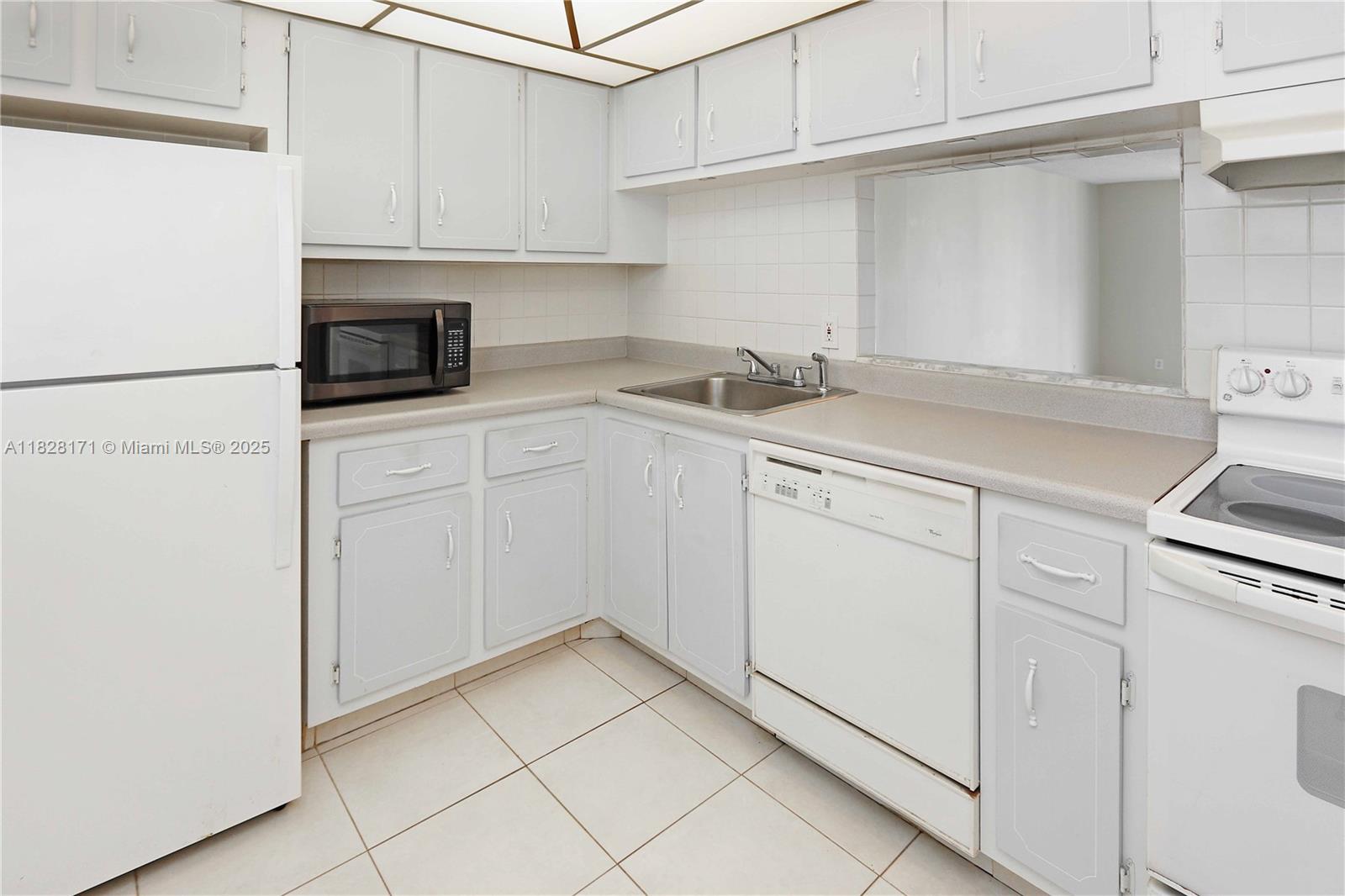 Residential, Pembroke Pines, Florida image 10