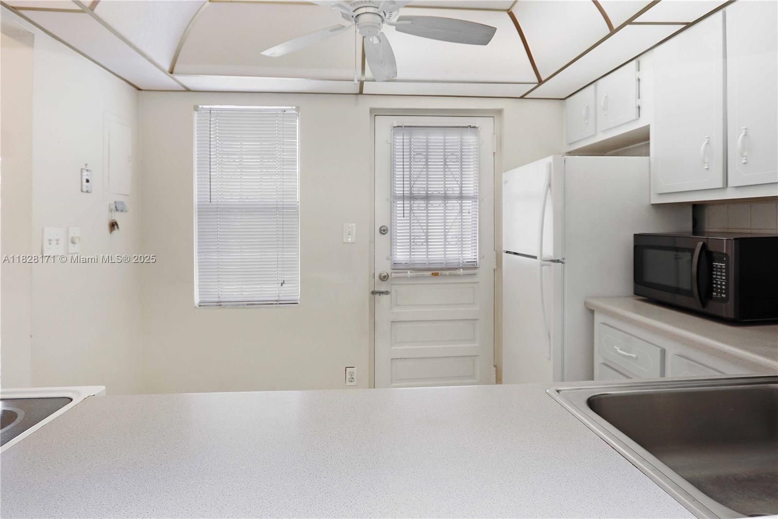 Residential, Pembroke Pines, Florida image 12