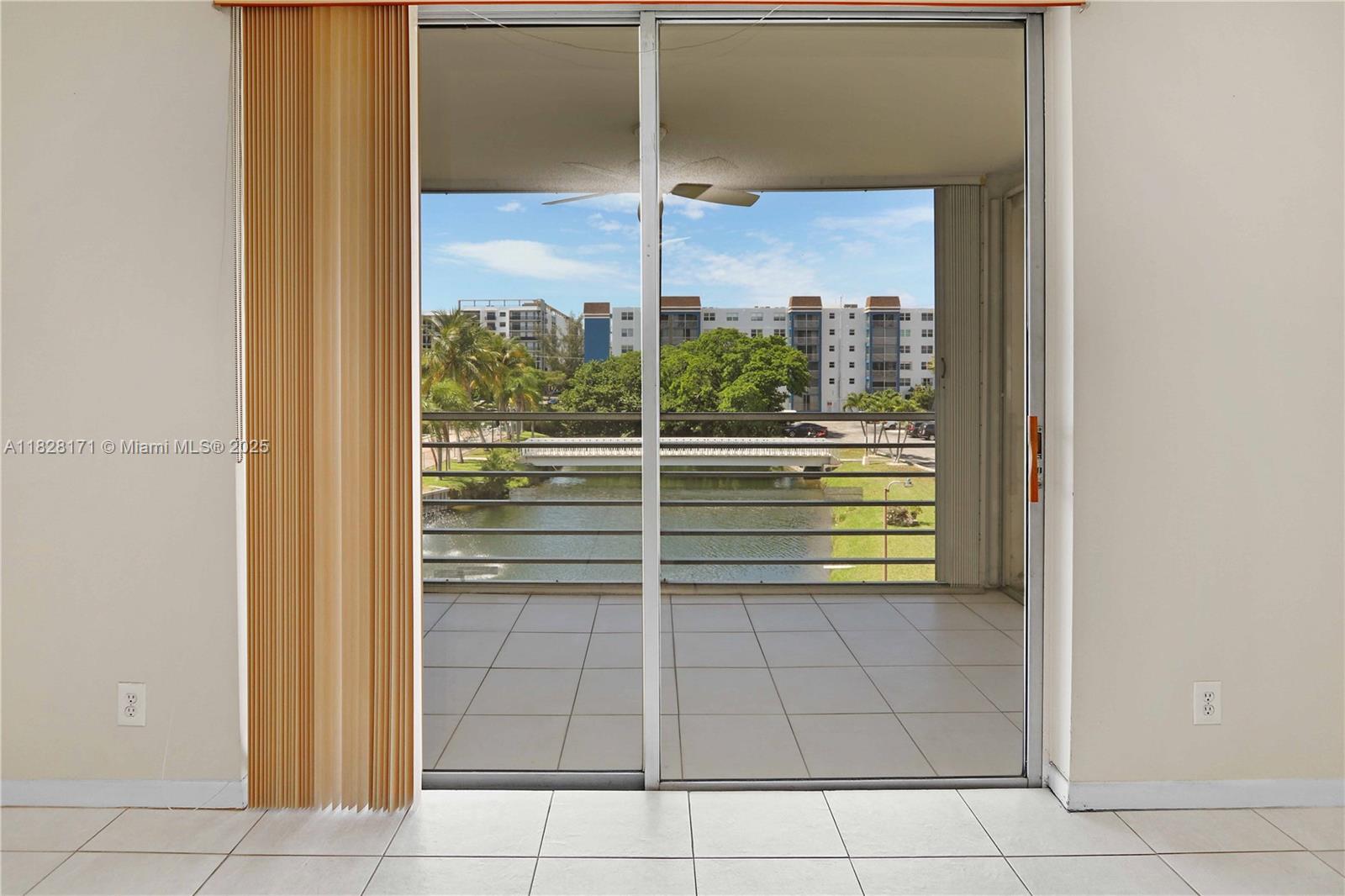 Residential, Pembroke Pines, Florida image 21